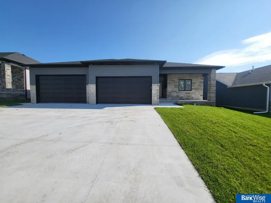 7529 Jimmie Avenue, Lincoln, NE 68516 - Image #2