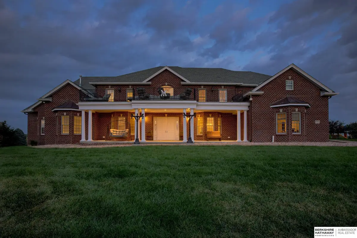 8707 N 96 Street, Omaha, NE 68122 - Image #1