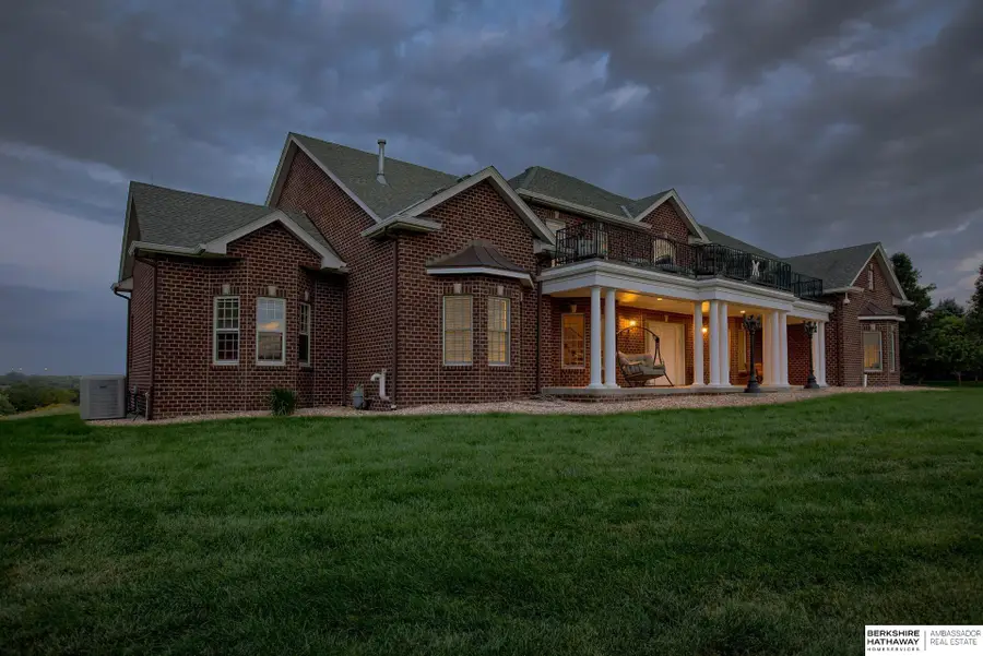 8707 N 96 Street, Omaha, NE 68122 - Image #2