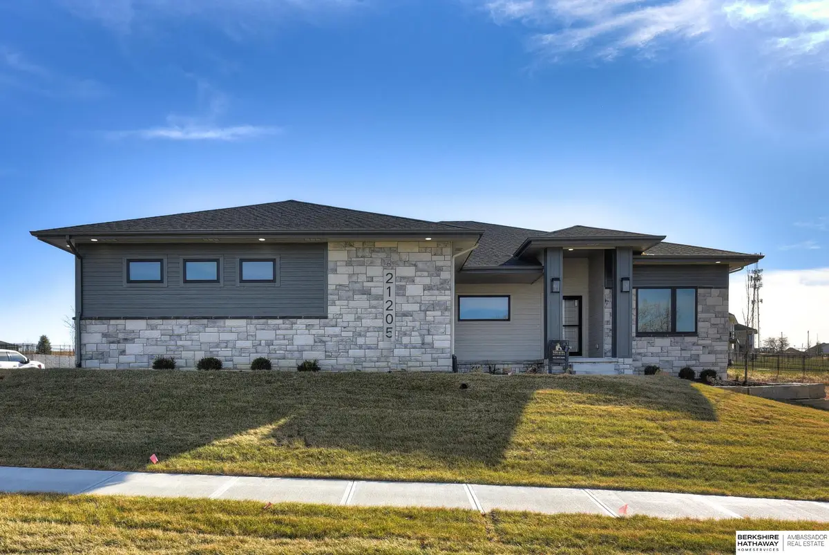 21205 C Street, Elkhorn, NE 68022 - Image #1