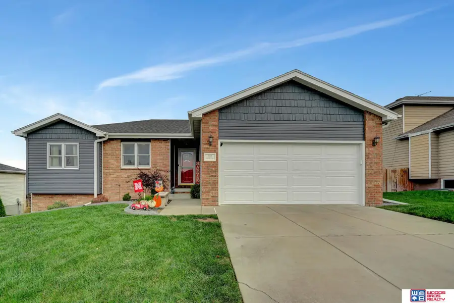 220 Orchard Place, Hickman, NE 68372 - Image #2