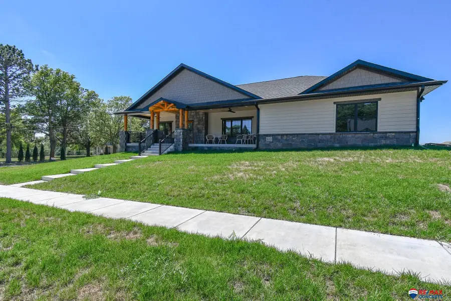 833 Ironwood Drive, Seward, NE 68434 - Image #2