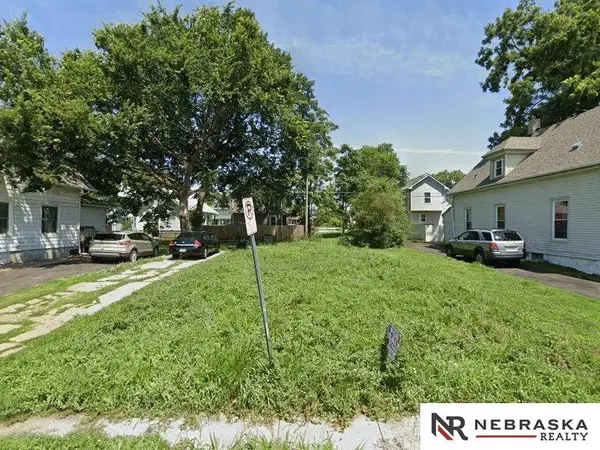 2610 Emmet Street, Omaha, NE 68111