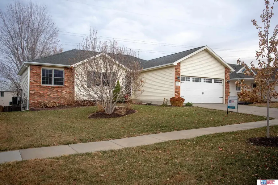 2058 Vavrina Lane, Lincoln, NE 68512 - Image #2