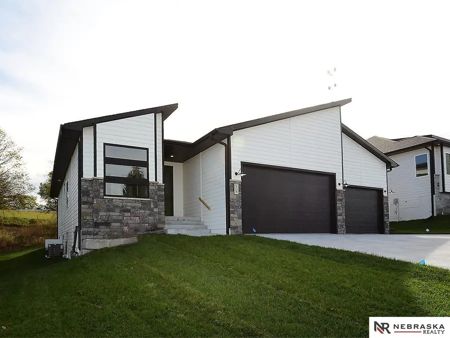 909 S Lakeview Way, Ashland, NE 68003 - Image #2