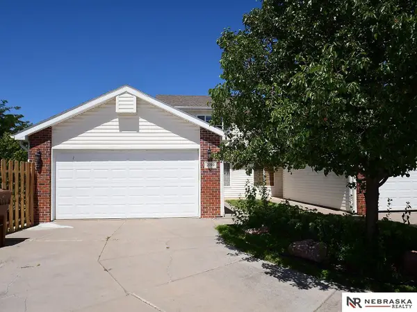 2190 Kingswood Circle, Lincoln, NE 68521
