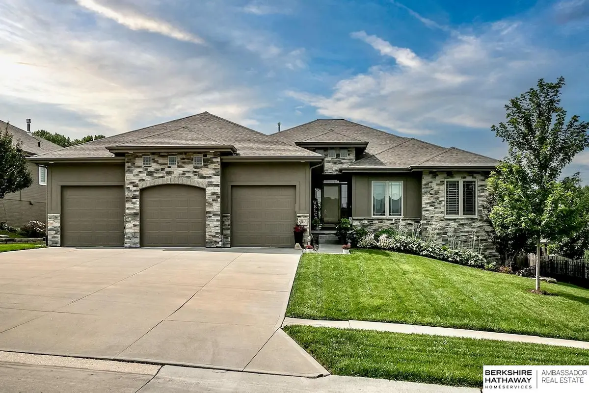 19357 Wirt Street, Elkhorn, NE 68022 - Image #1