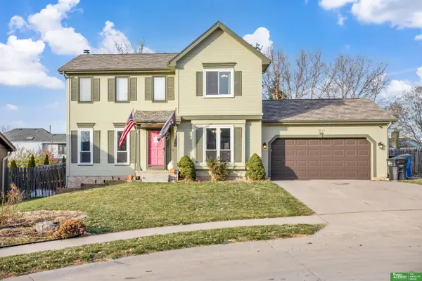 16820 L Circle, Omaha, NE 68135