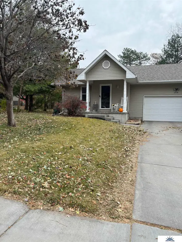 3714 Loveland Drive, Lincoln, NE 68506