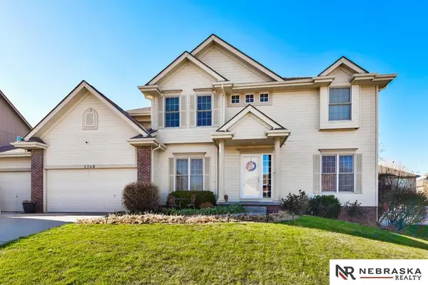 2360 Crystal Creek Drive, Papillion, NE 68046