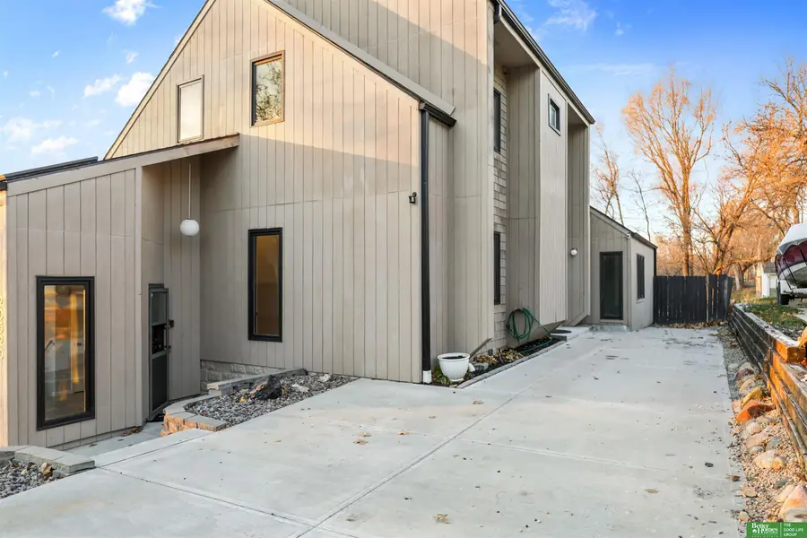 20520 Wolfs Street, Elkhorn, NE 68028 - Image #2