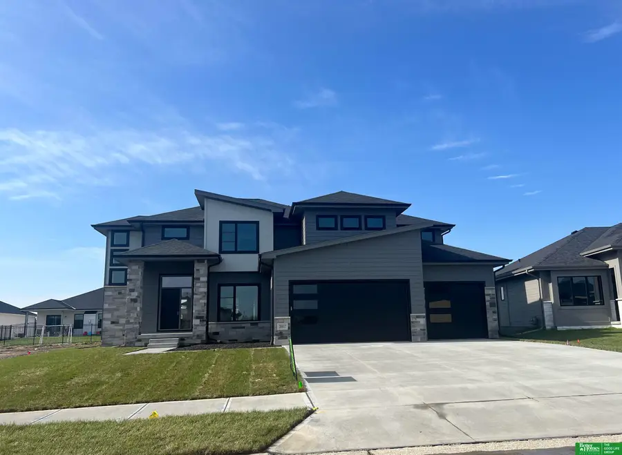 20817 Hartman Avenue, Elkhorn, NE 68022 - Image #2