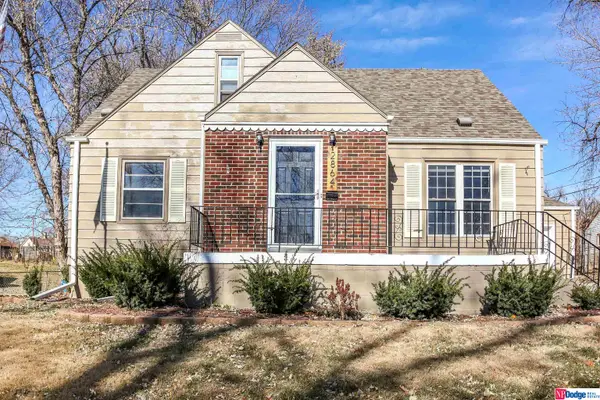 2864 Hanover Street, Omaha, NE 68112