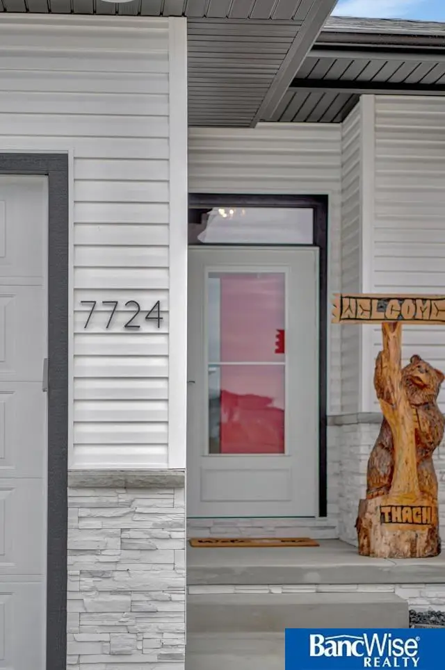 7724 Isidore Drive, Lincoln, NE 68516 - Image #2