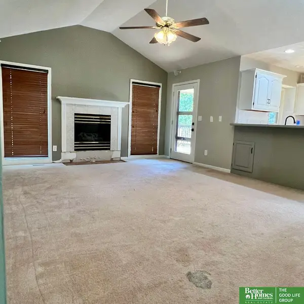 9701 S 10 Street, Bellevue, NE 68123