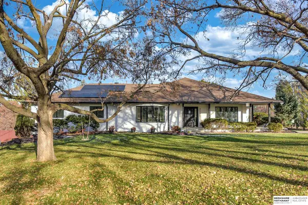 8504 Douglas Street, Omaha, NE 68114