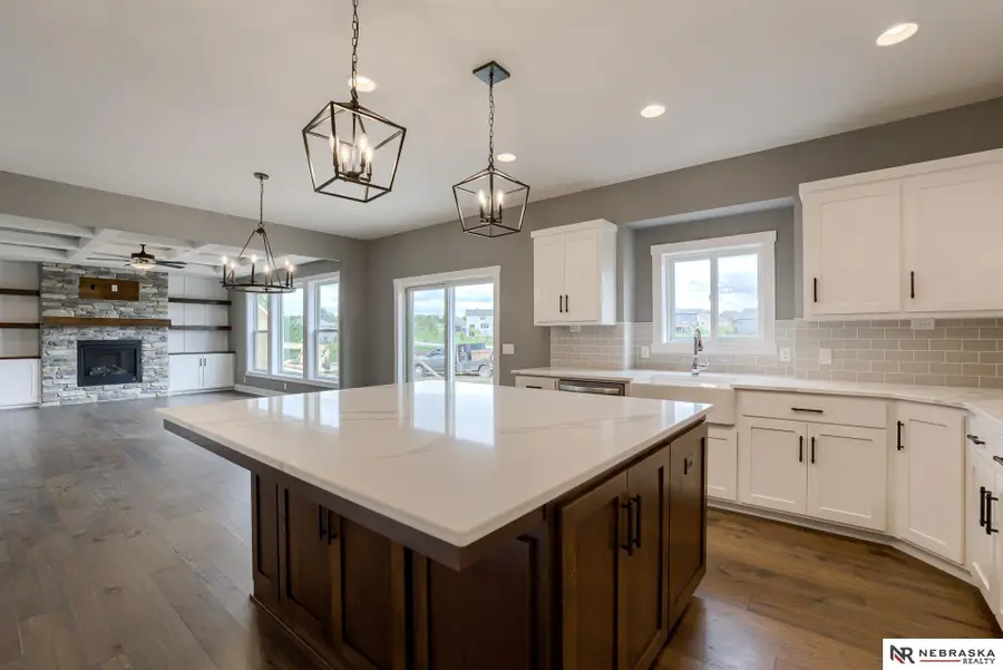 21365 E Circle, Elkhorn, NE 68022 - Image #2