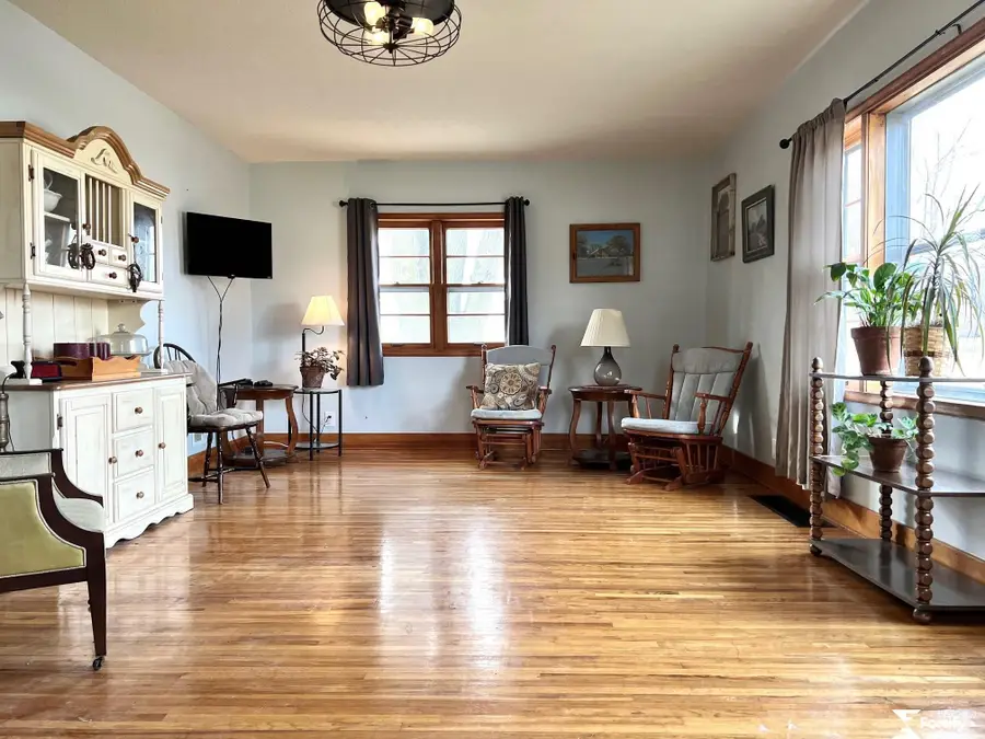 915 E Street, Geneva, NE 68361 - Image #3