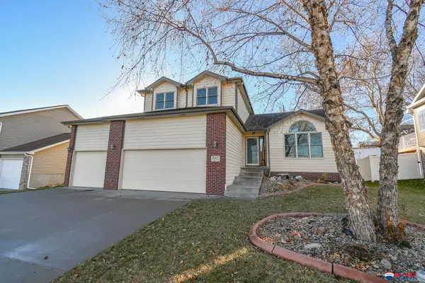 8201 Mackenzie Road, Lincoln, NE 68505