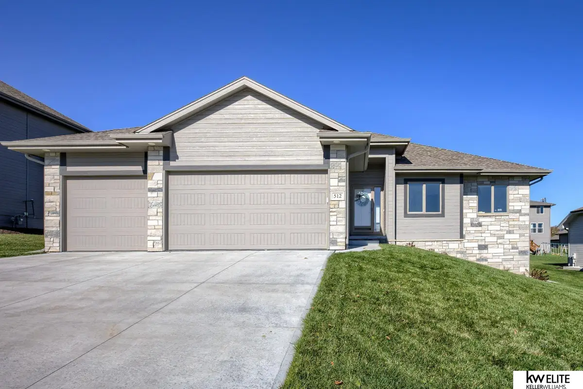 512 Devonshire Drive, Gretna, NE 68028 - Image #1
