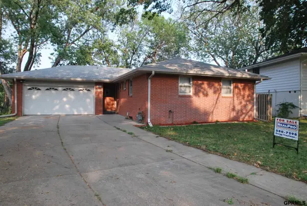 1736 N 76 Street, Lincoln, NE 68505