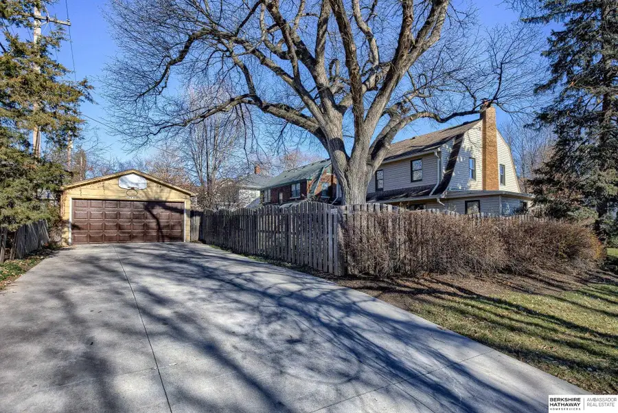 122 S 50 Street, Omaha, NE 68132 - Image #2