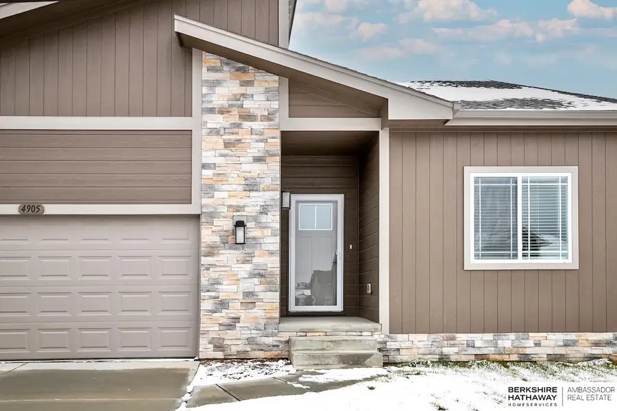 4905 N 180 Avenue, Elkhorn, NE 68022 - Image #2