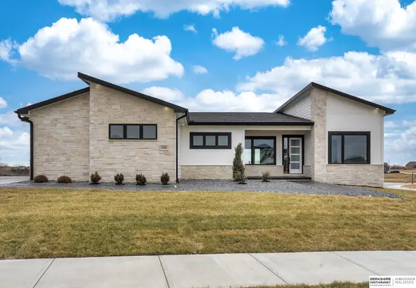 11561 S 123 Avenue, Papillion, NE 68046