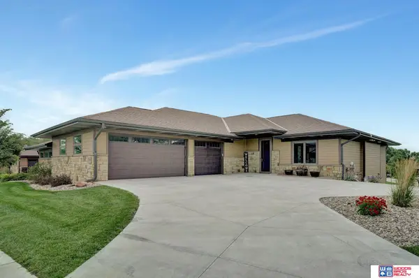 7220 NW 10th Street, Lincoln, NE 68521