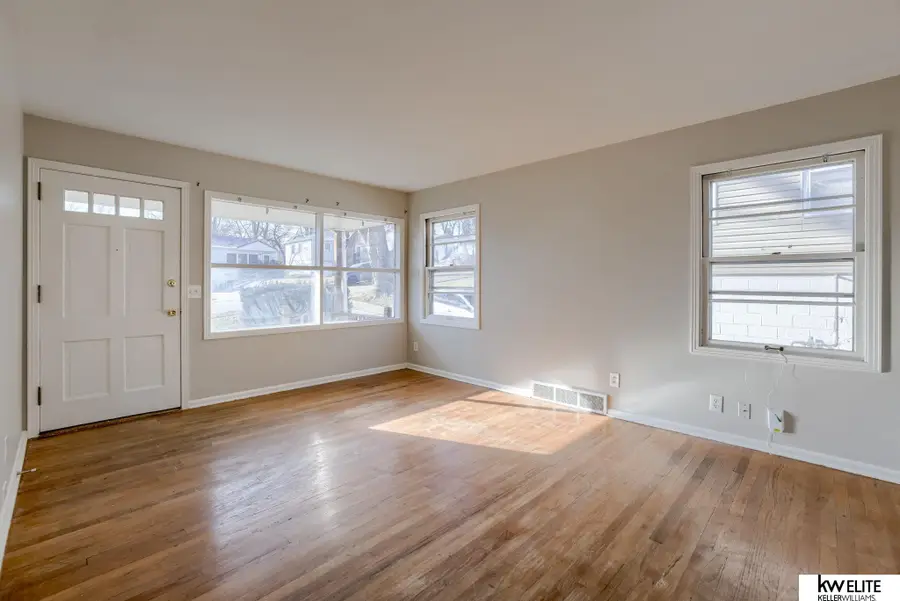 7026 Hamilton Street, Omaha, NE 68114 - Image #3