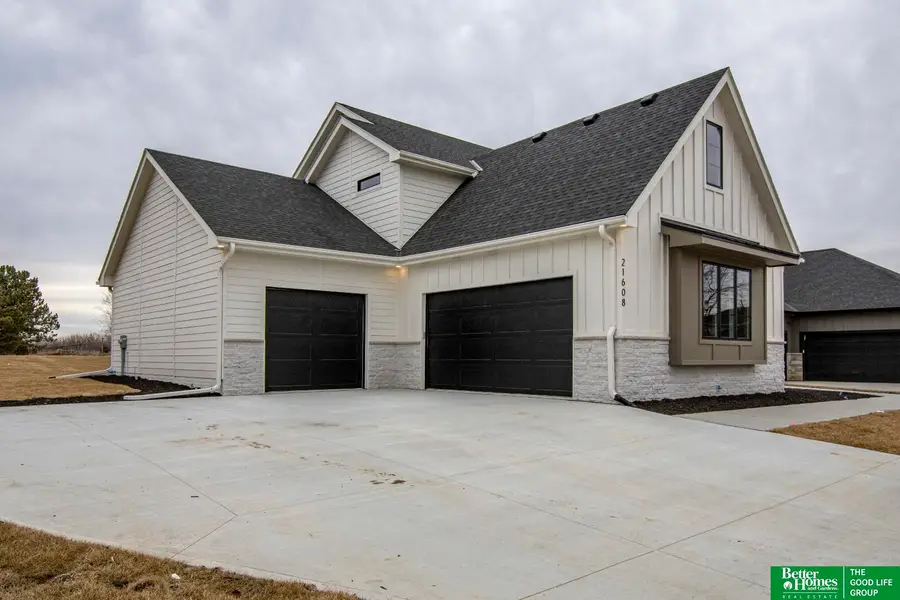 21608 Grover Street, Elkhorn, NE 68022 - Image #3