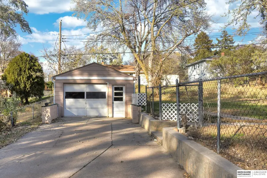 6220 Nebraska Avenue, Omaha, NE 68104 - Image #3