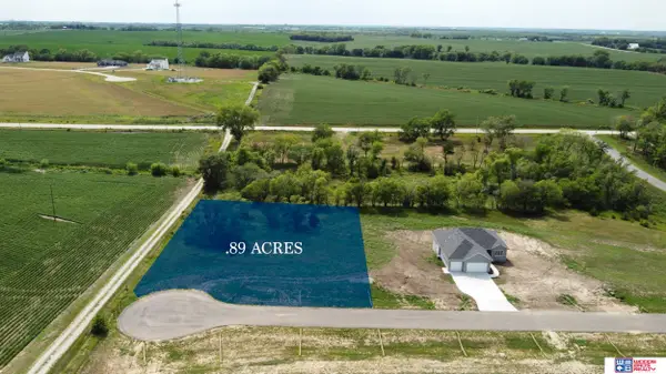 19735 Ridgecrest Road, Hickman, NE 68372