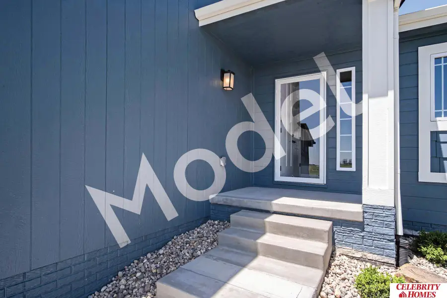 17606 Phoebe Street, Bennington, NE 68007 - #2