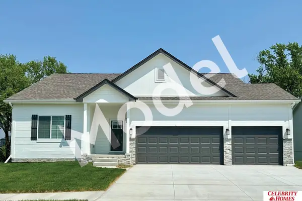 10702 Portage Drive, Papillion, NE 68046