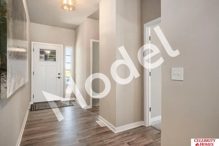 10702 Portage Drive, Papillion, NE 68046 - Image #2