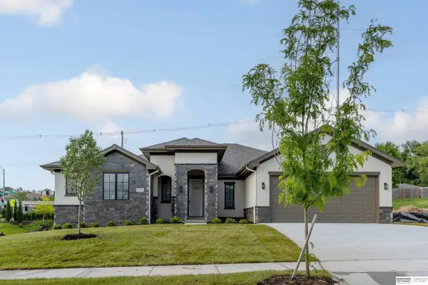 8646 Loveland Estates Court, Omaha, NE 68124