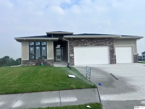 6225 N 207th Street, Omaha, NE 68022