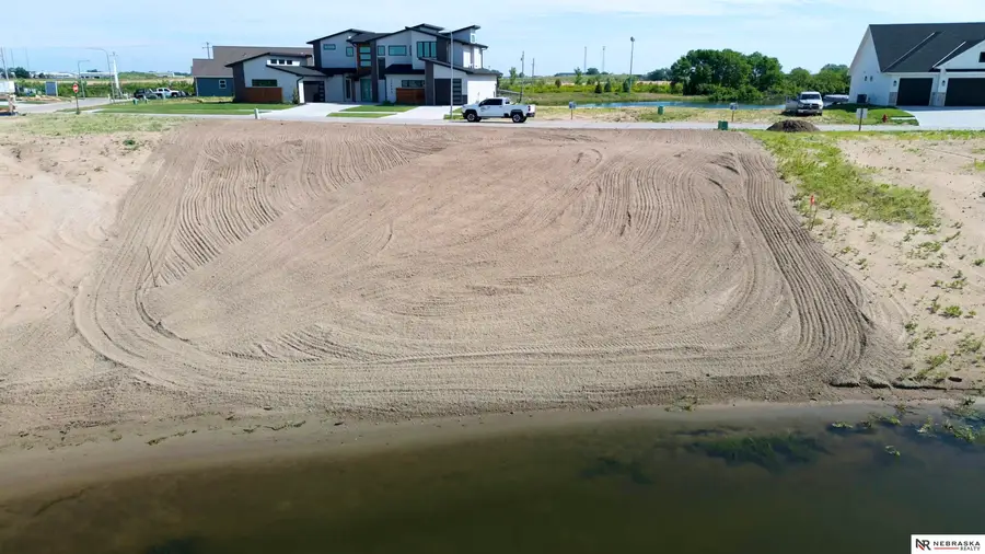 28487 Laurel Circle, Valley, NE 68064 - Image #3