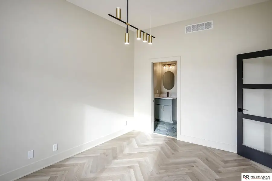 15709 Kansas Avenue, Omaha, NE 68116 - Image #3