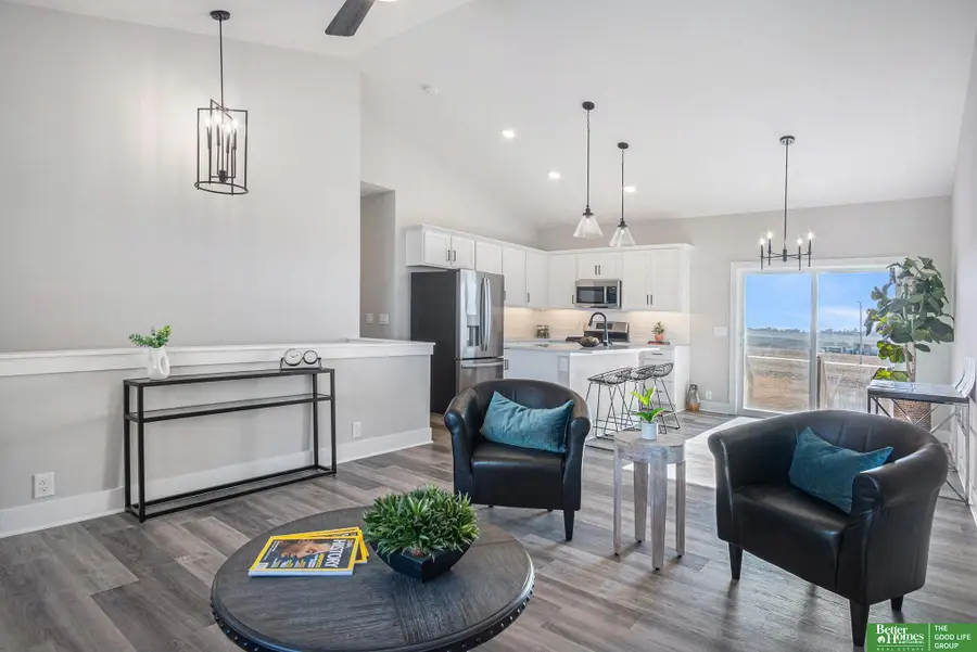 6915 Port Royal Drive, Papillion, NE 68046 - Image #2