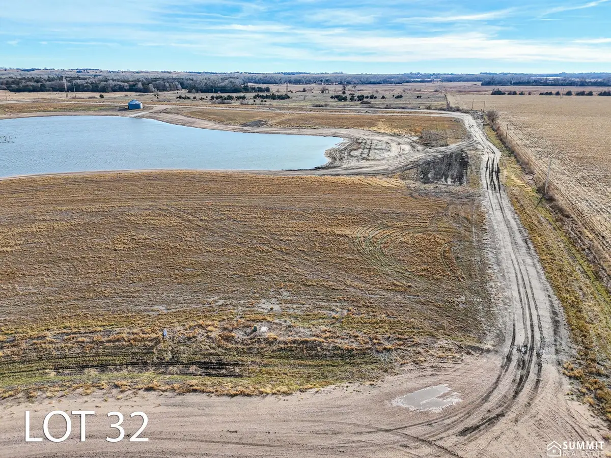 32 Bald Eagle Drive, Chapman, NE 68827 - Image #1