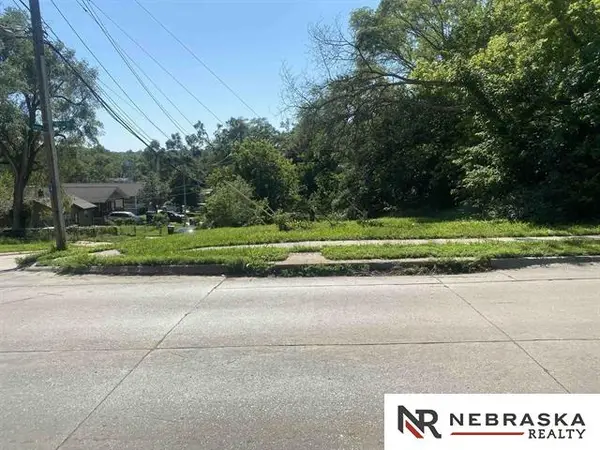 5802 N 42nd Street, Omaha, NE 68111