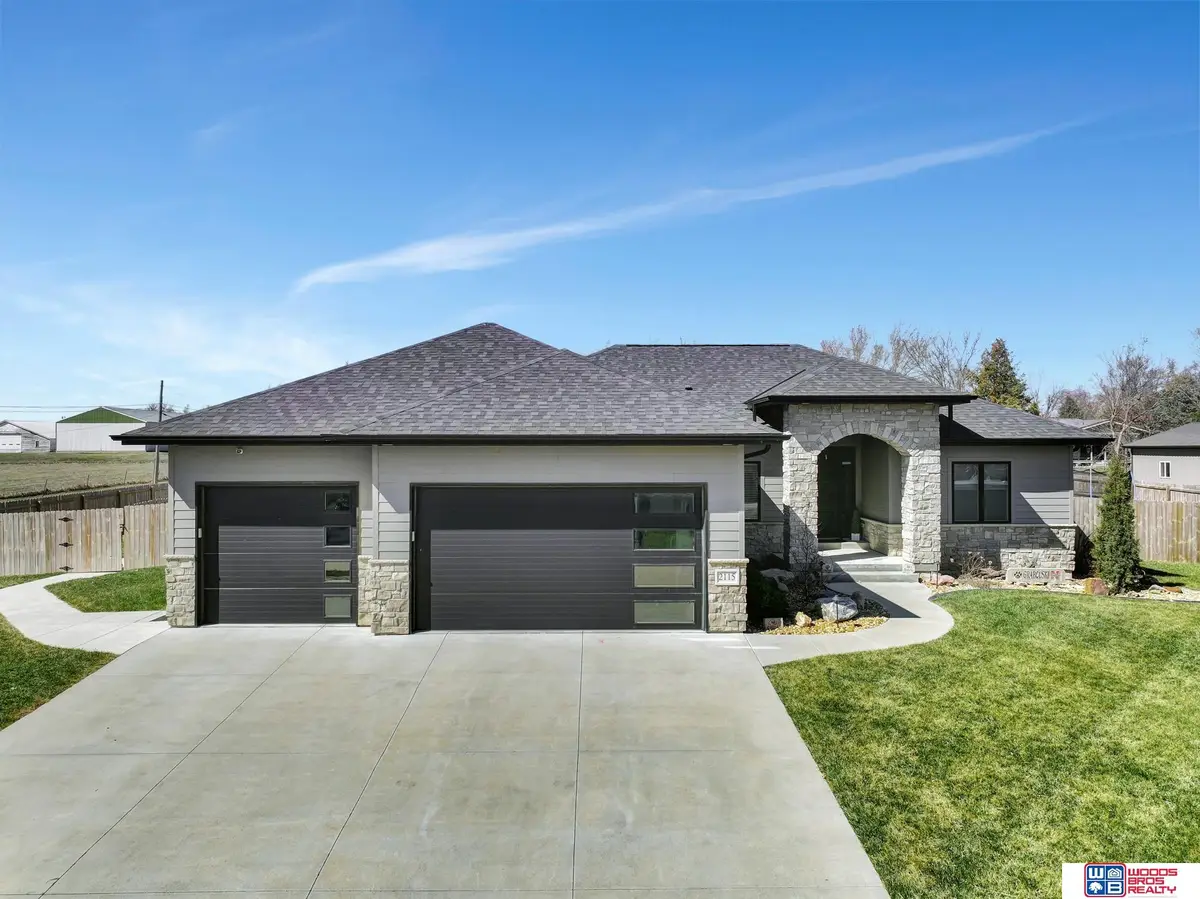 2115 S 4th Avenue, Beatrice, NE 68310 - Image #1