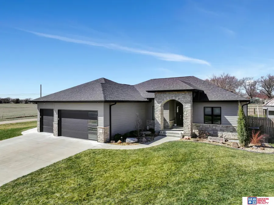 2115 S 4th Avenue, Beatrice, NE 68310 - Image #2