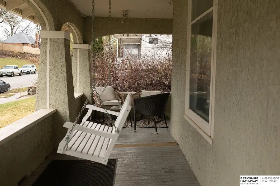 1002 S 38th Avenue, Omaha, NE 68105 - Image #3