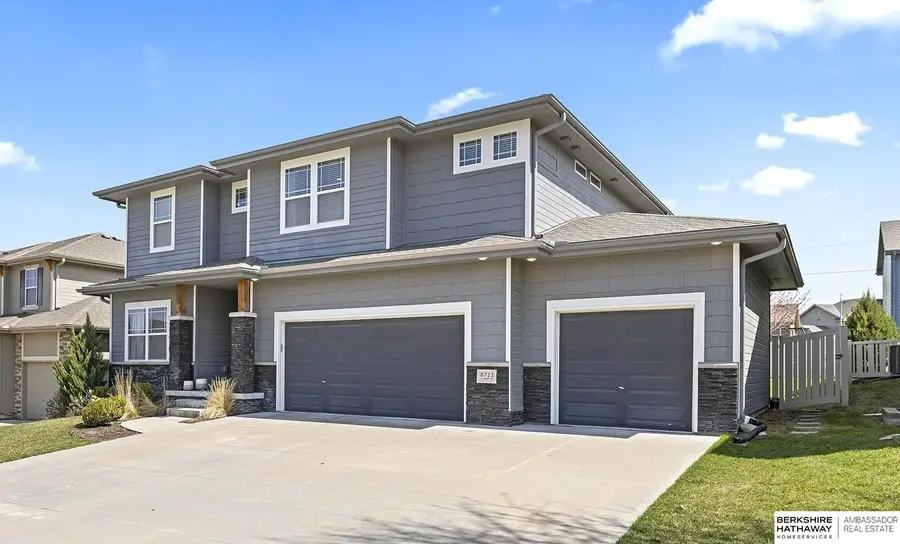 8711 S 169th Street, Richland Viii, NE 68136 - Image #2