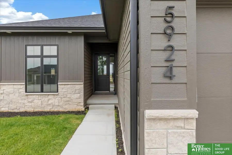 5924 N 208 Street, Elkhorn, NE 68022 - Image #3