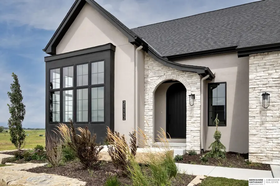 21112 Laurel Avenue, Elkhorn, NE 68022 - Image #2
