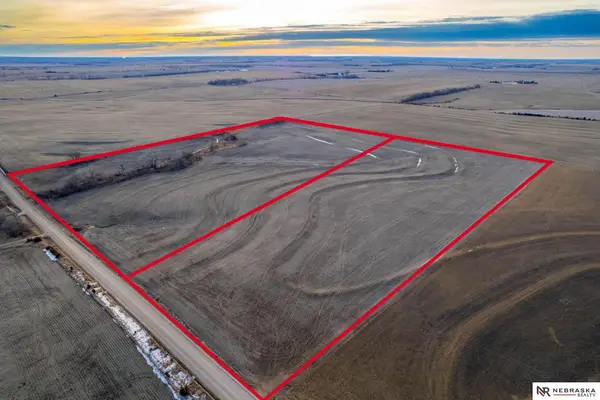 2275 W Pella Road, Hallam, NE 68368